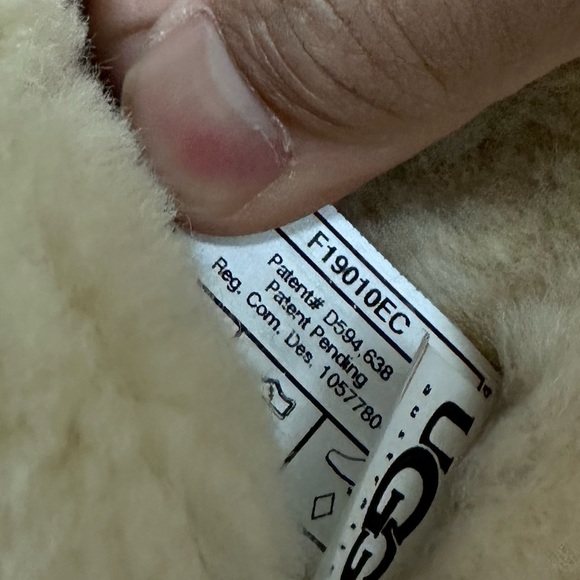 Ugg Bailey Button Triplet II Boot sz 8 - Picture 4 of 10